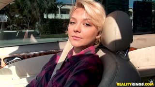 最新流出鹿少女剧情演绎妈妈今天没空给患病爷爷擦身和爷爷乱伦口爆吃精对白有趣 消息来源: @swaglive